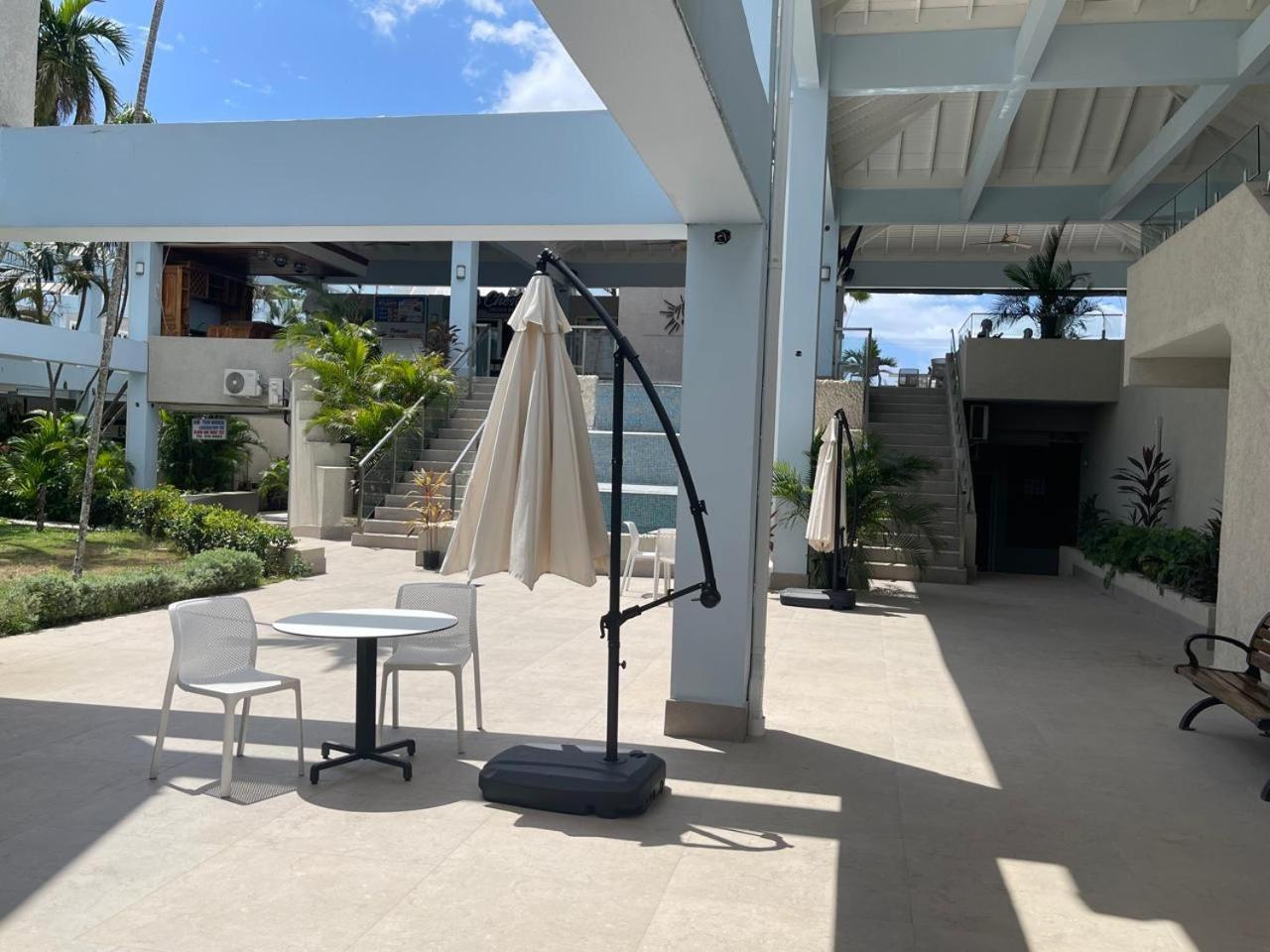 Oceanfront Condo W/ Free Parking + High Speed Wifi Negril Exterior foto