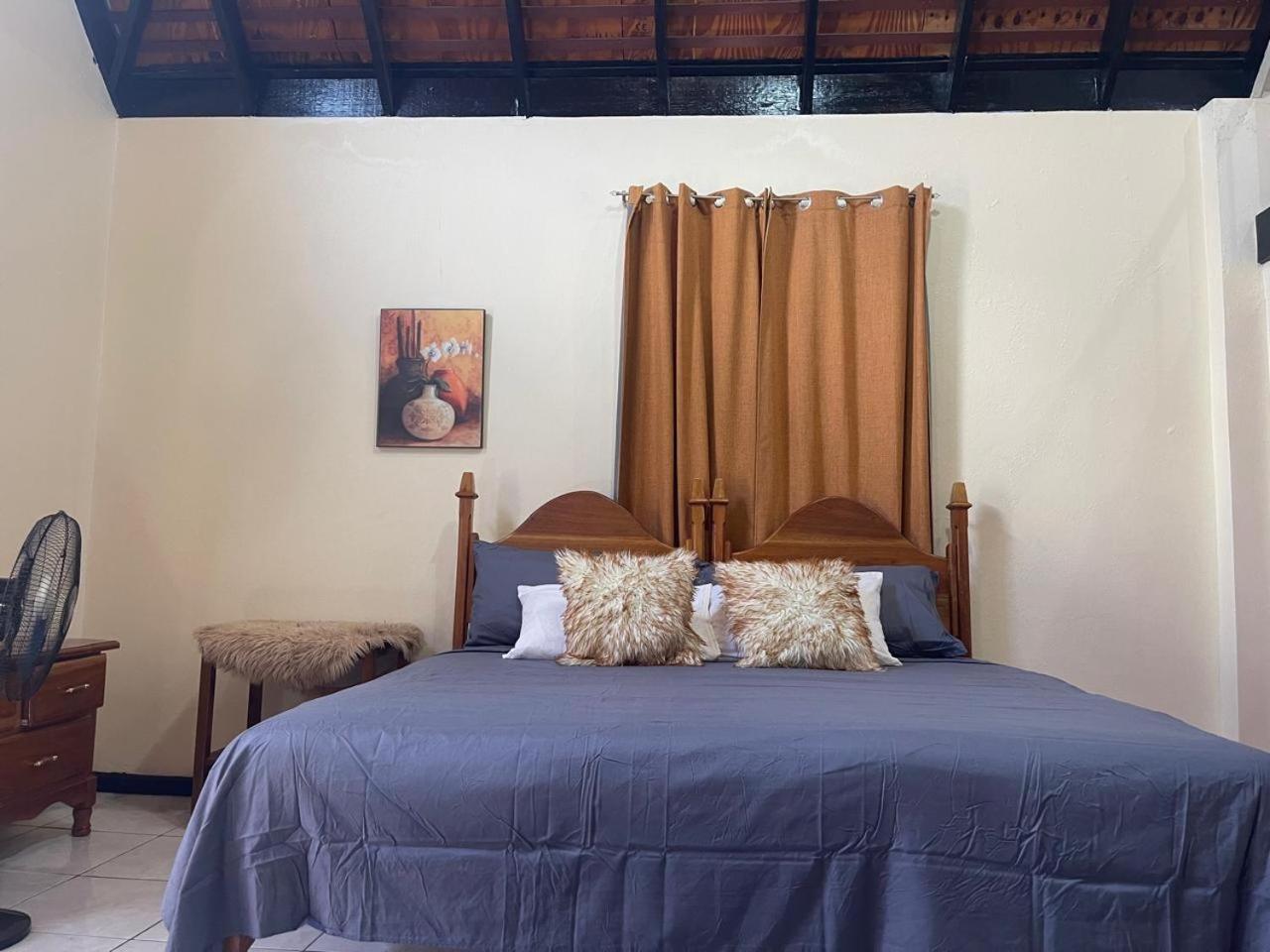 Oceanfront Condo W/ Free Parking + High Speed Wifi Negril Exterior foto